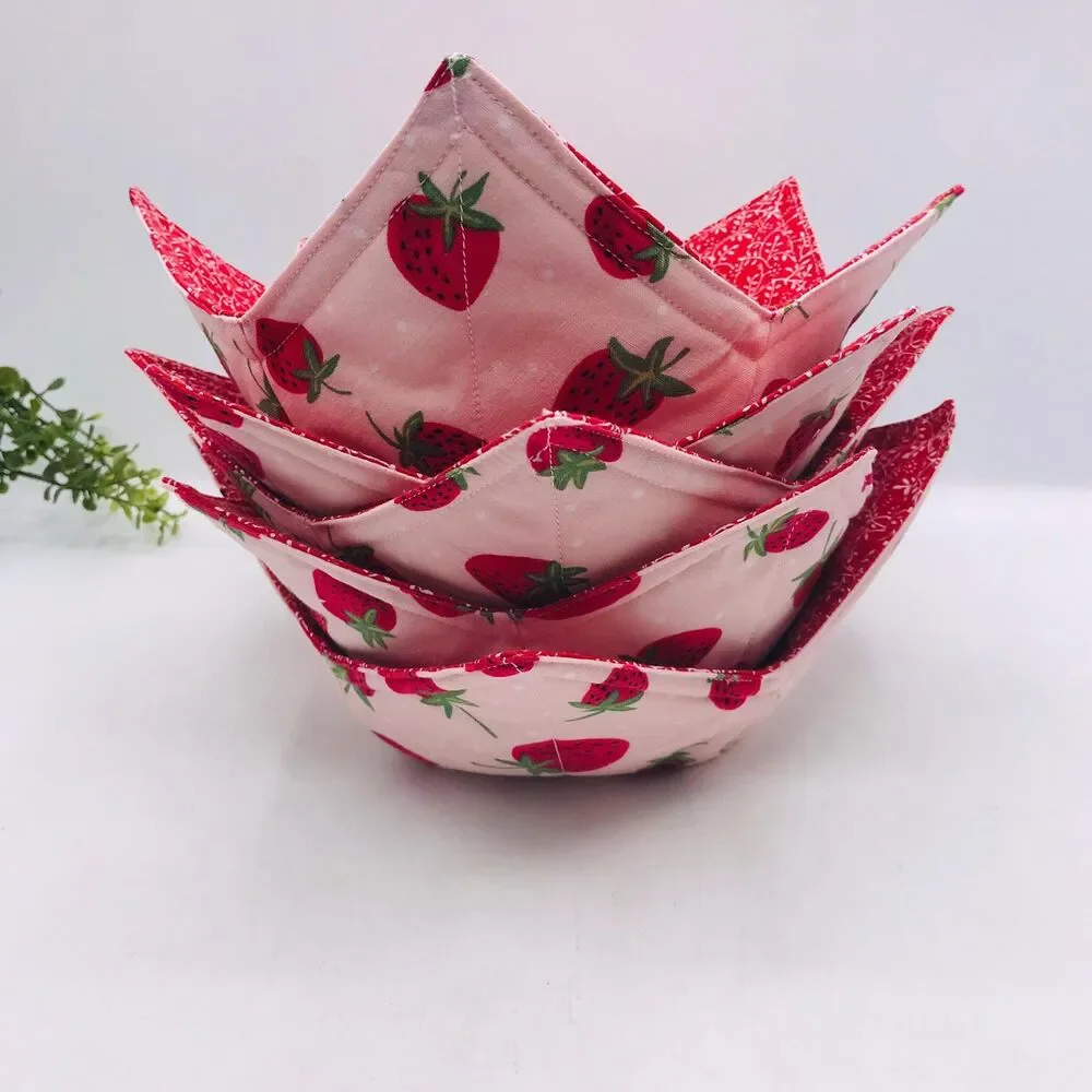 Microwave Soup Bowl Cozy: Reversible, Strawberries Pink Red Cottage Garden